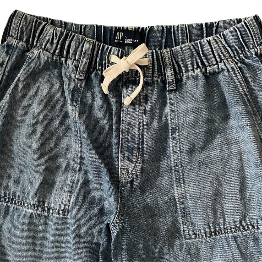 Gap SuperSoft Pull-On Wide-Leg Jeans - Picture 4 of 9